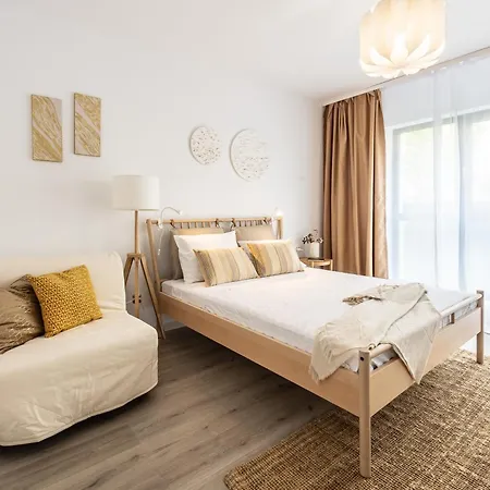 Apartment Plaza 316 *